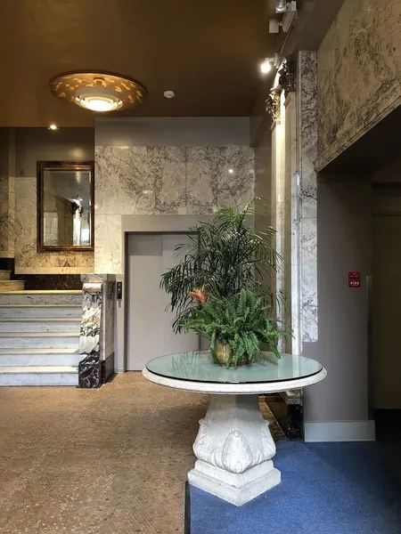 Washington Plaza Apartments hotel detail image 2