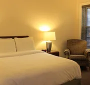 Washington Plaza Apartments hotel detail image 5