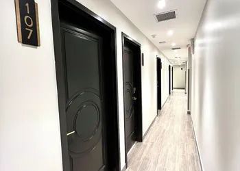 Toronto Rooms and Suites hotel thumbnail 3