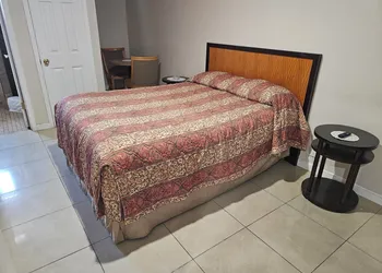 Branding Iron Motel hotel thumbnail 5