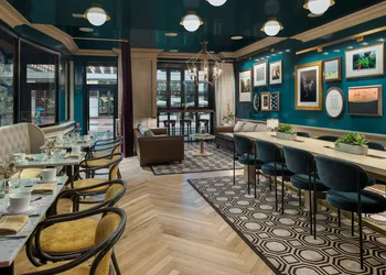 Merrion Row Hotel and Public House hotel thumbnail 2