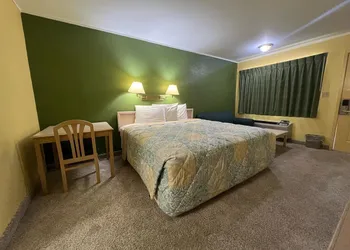 Antler's Inn hotel thumbnail 3