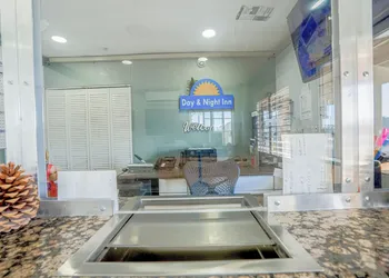 Day&Night Inn hotel thumbnail 3