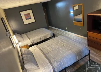 Coyote East Motel hotel thumbnail 5