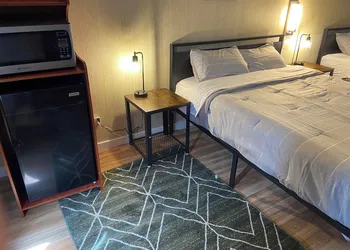 Coyote East Motel hotel thumbnail 7