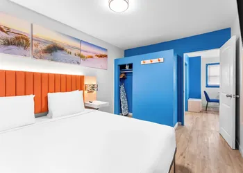 Buttercup Suites hotel thumbnail 3