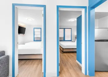 Buttercup Suites hotel thumbnail 5