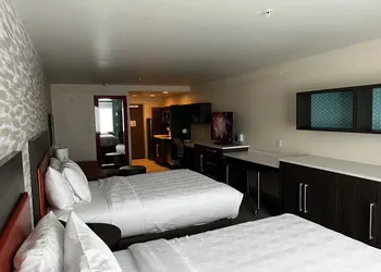 Home2 Suites by Hilton Hinesville hotel thumbnail 2