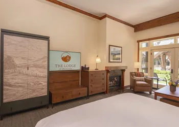 The Lodge at Spruce Peak, a Destination by Hyatt Residence hotel thumbnail 8