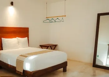 Royal Palm Bacalar Cabañas & Lagoon Club hotel thumbnail 7
