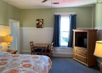 Woodbridge Inn & Tavern hotel thumbnail 3