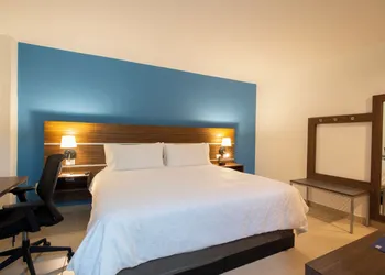 Holiday Inn Express Merida Centro by IHG hotel thumbnail 8