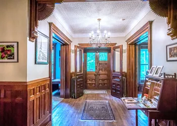 Hatch House Bed & Breakfast hotel thumbnail 2