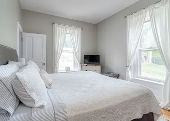 Hatch House Bed & Breakfast hotel thumbnail 7