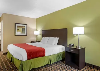 SureStay Hotel by Best Western Lenoir City hotel thumbnail 6