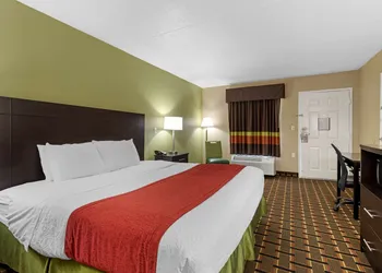 SureStay Hotel by Best Western Lenoir City hotel thumbnail 7