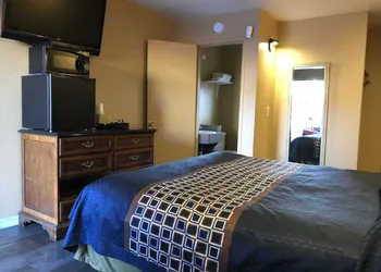 Capri Motel hotel thumbnail 2