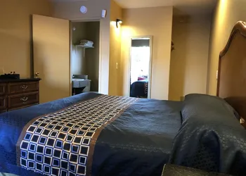 Capri Motel hotel thumbnail 3