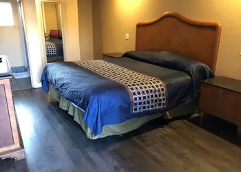Capri Motel hotel thumbnail 4