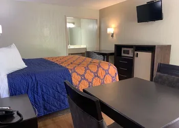 Relax Inn & Suites hotel thumbnail 3