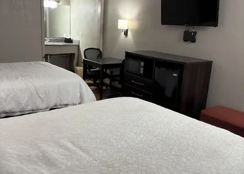 Relax Inn & Suites hotel thumbnail 8