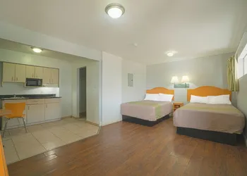 OYO Hotel Midland hotel thumbnail 8