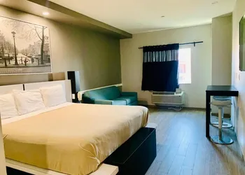 Crystal Inn hotel thumbnail 3
