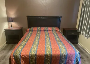 Colton Motel hotel thumbnail 2