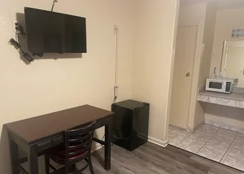 Colton Motel hotel thumbnail 4