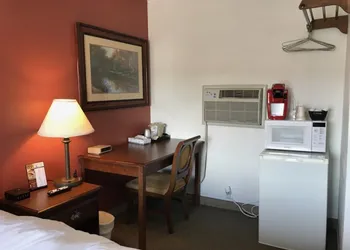 Munising Motel hotel thumbnail 3
