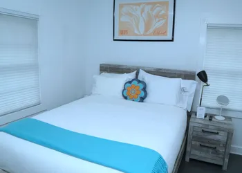 Harpoon House hotel thumbnail 5