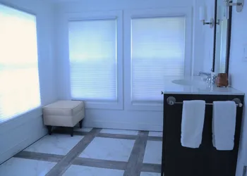 Harpoon House hotel thumbnail 8