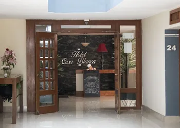 Capital O Hotel Casa Blanca hotel thumbnail 3