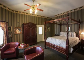 Gruene River Hotel & Retreat hotel thumbnail 7