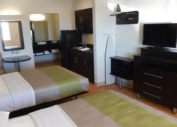 Studio 6 Yukon, OK hotel thumbnail 8
