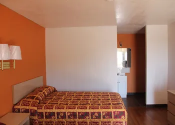 LoneStar Inn & Suites hotel thumbnail 7