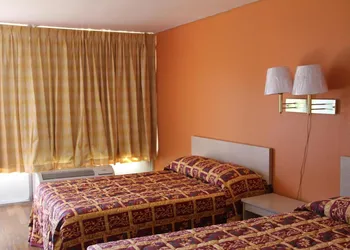 LoneStar Inn & Suites hotel thumbnail 8