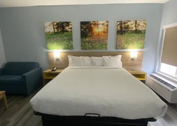 Days Inn by Wyndham Dodge City hotel thumbnail 5