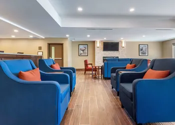 Comfort Inn & Suites hotel thumbnail 4
