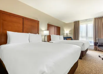 Comfort Inn & Suites hotel thumbnail 7