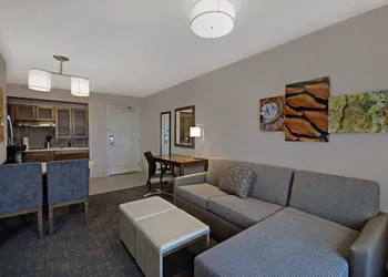 Staybridge Suites Sterling Heights - Detroit by IHG hotel thumbnail 8