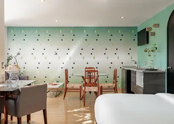 Pug Seal Polanco Allan Poe hotel thumbnail 8