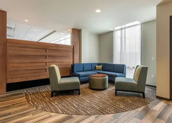 Comfort Inn & Suites Pittsburgh-Northshore hotel thumbnail 2
