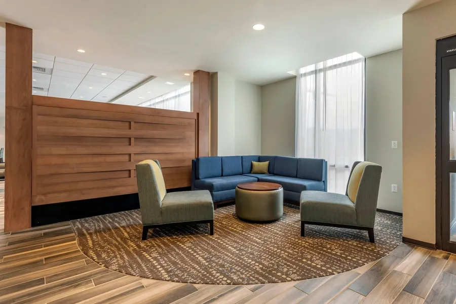 Comfort Inn & Suites Pittsburgh-Northshore hotel detail image 2
