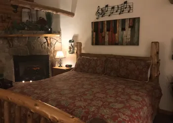 Crystal Cove Bed and Breakfast hotel thumbnail 6