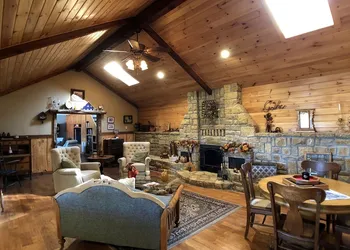 Walnut Waters Bed & Breakfast hotel thumbnail 2