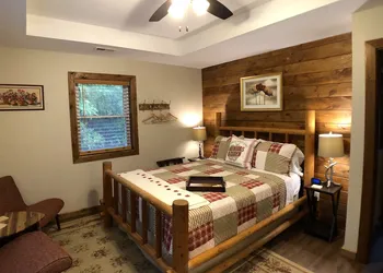 Walnut Waters Bed & Breakfast hotel thumbnail 3