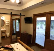 Walnut Waters Bed & Breakfast hotel detail image 5