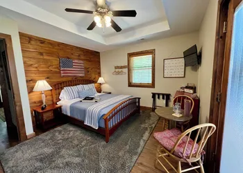 Walnut Waters Bed & Breakfast hotel thumbnail 7