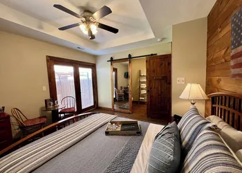 Walnut Waters Bed & Breakfast hotel thumbnail 8